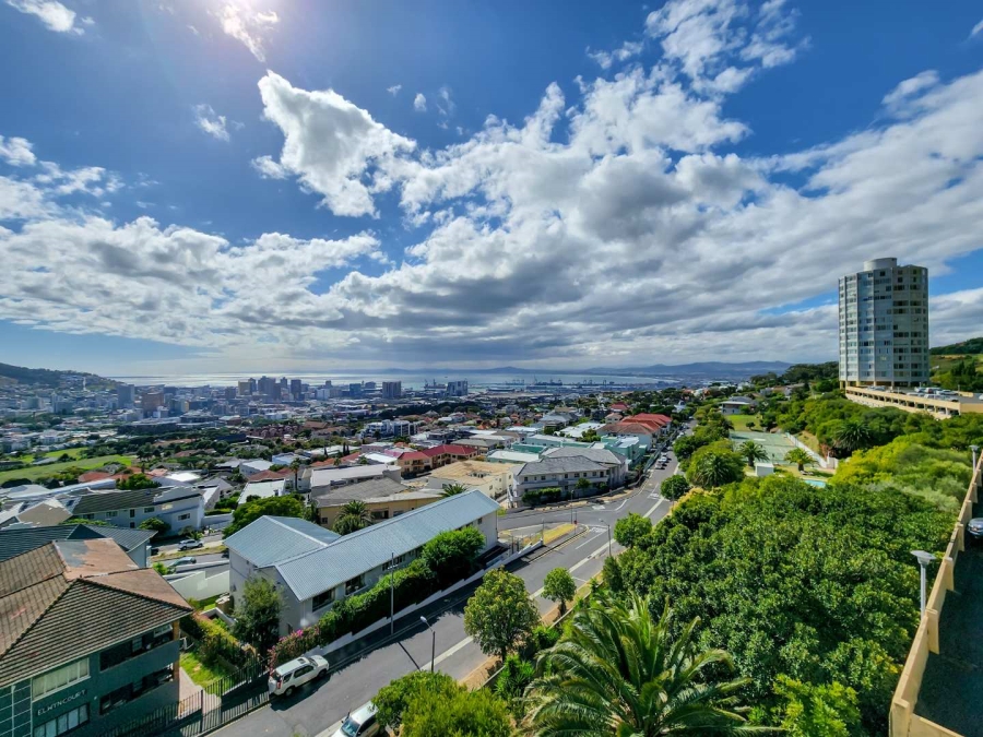 To Let 3 Bedroom Property for Rent in Vredehoek Western Cape
